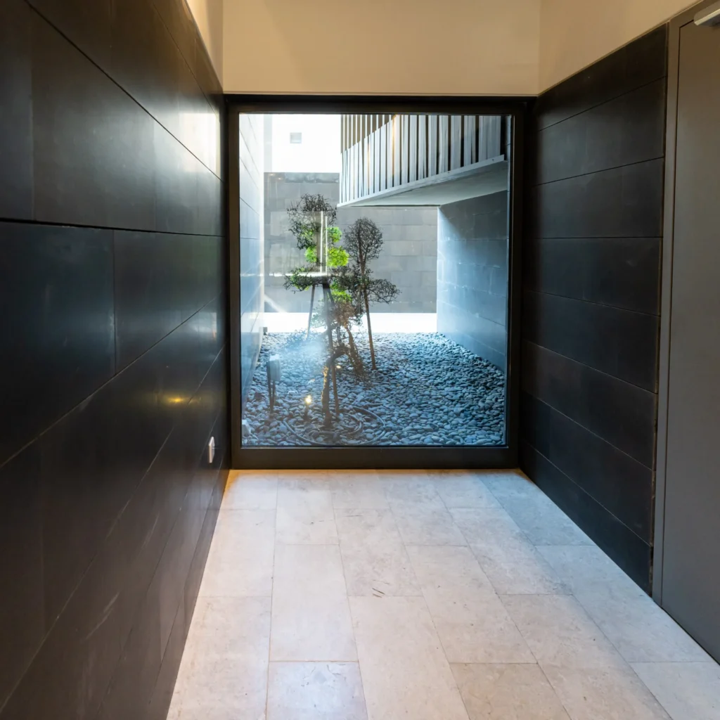 AMS TOWER – OMANI STONE